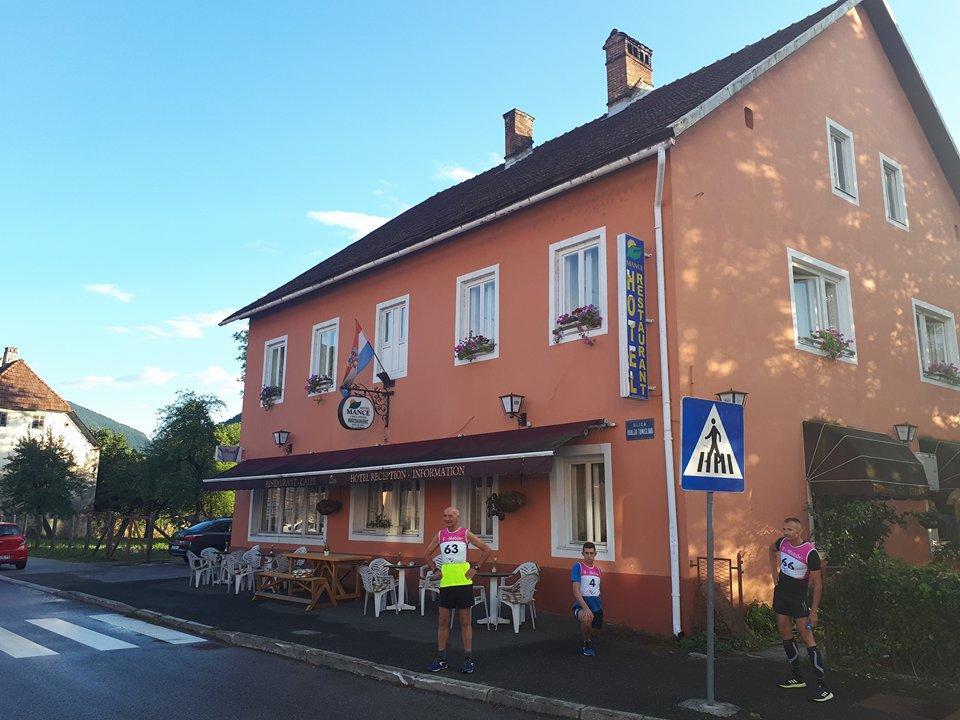 Hotel Mance Brod na Kupi Екстериор снимка
